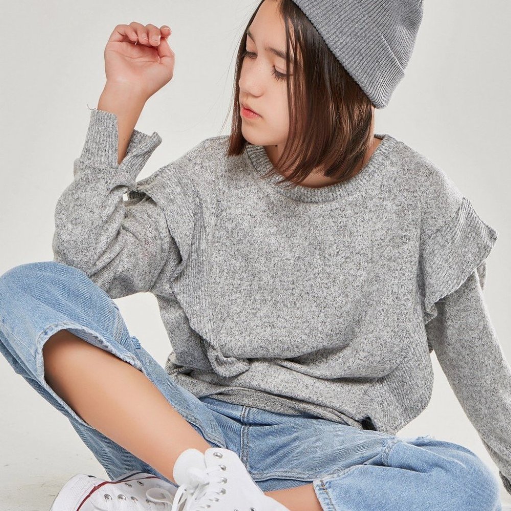 GOOD GIRLS RUFFLE SLIT CUFFS KNIT SWEATER